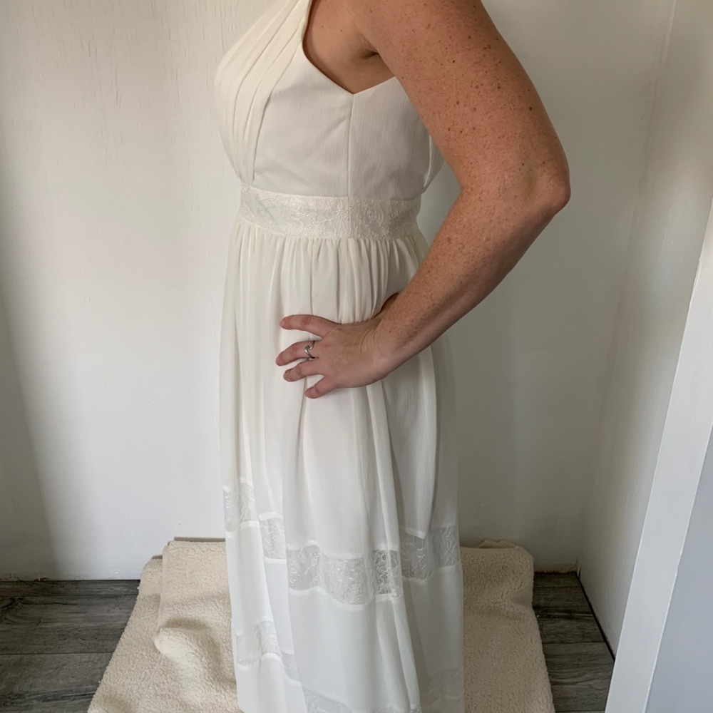 David's Bridal UNALTERED size 14 wedding dress - Picture 2 of 5